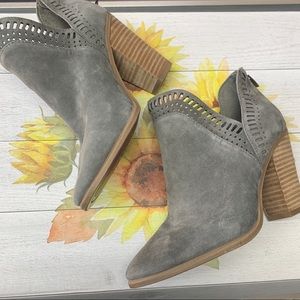 ✨LIKE NEW ✨ Vince Camuto boots